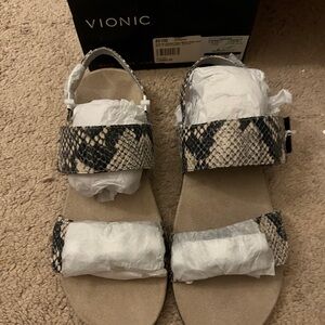 Vionic snakeskin Sandals